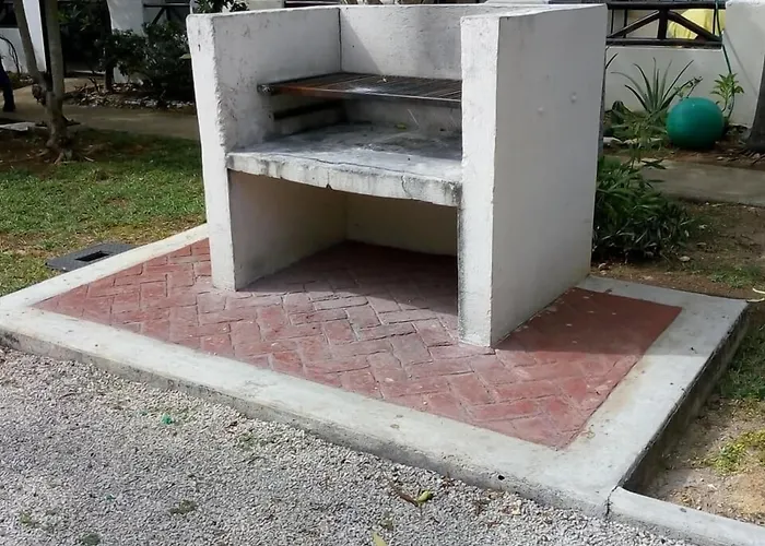 Casa Mikeles Pensión *